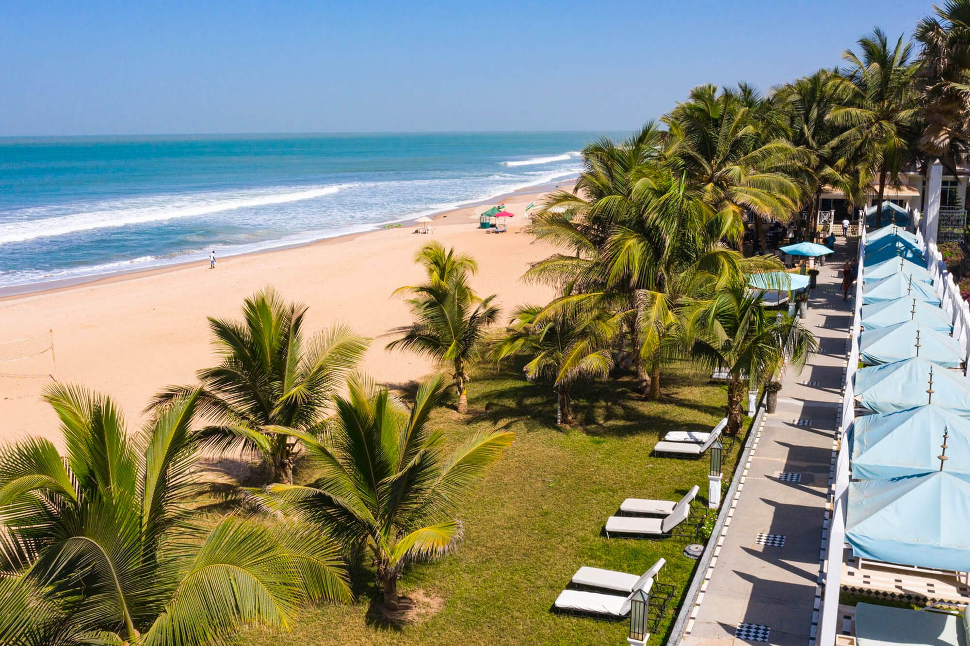 Strand van het Coco Ocean Resort en Spa hotel in Gambia