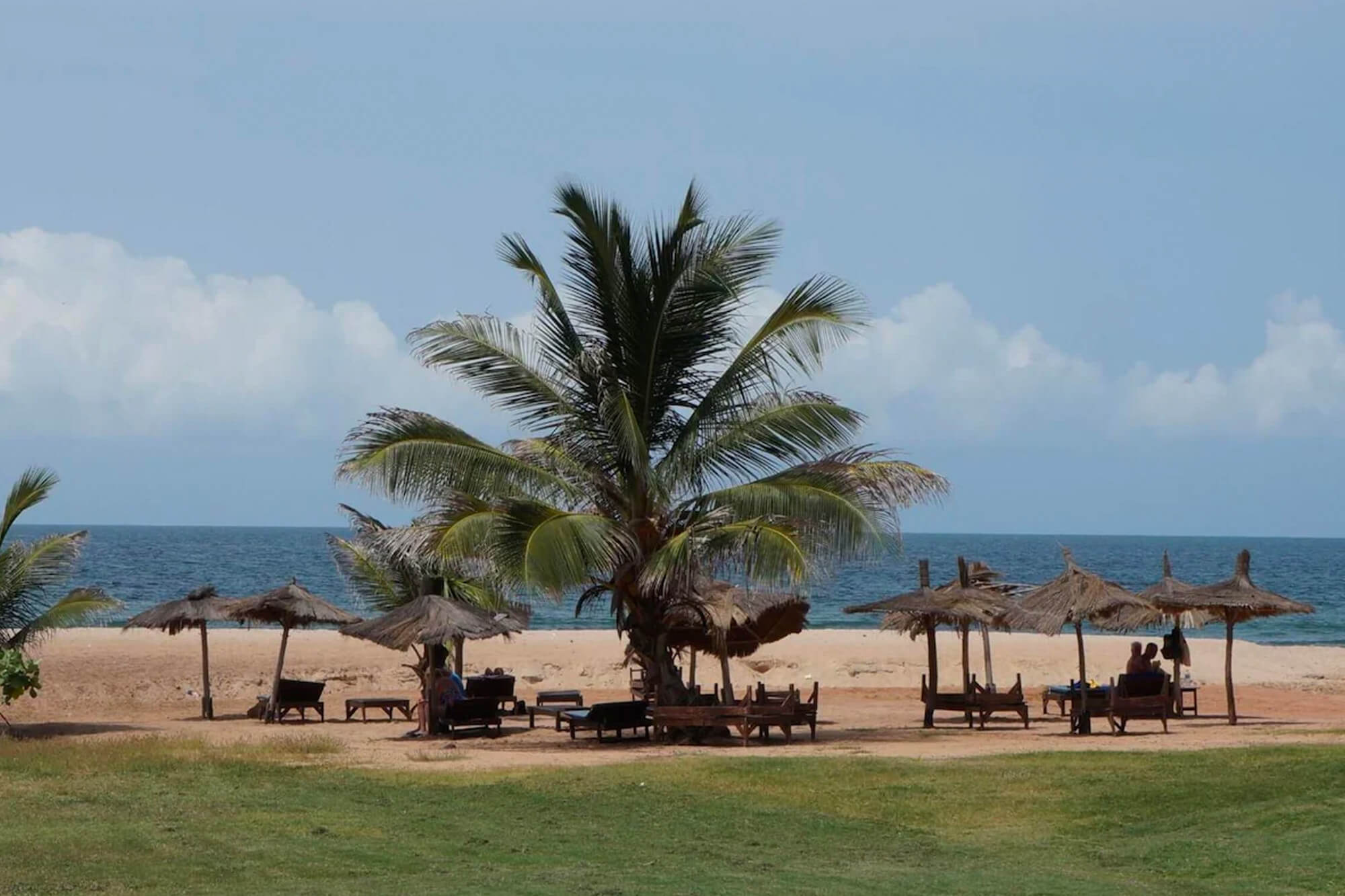 Strand nabij het Lemon Creek hotel en resort in Gambia