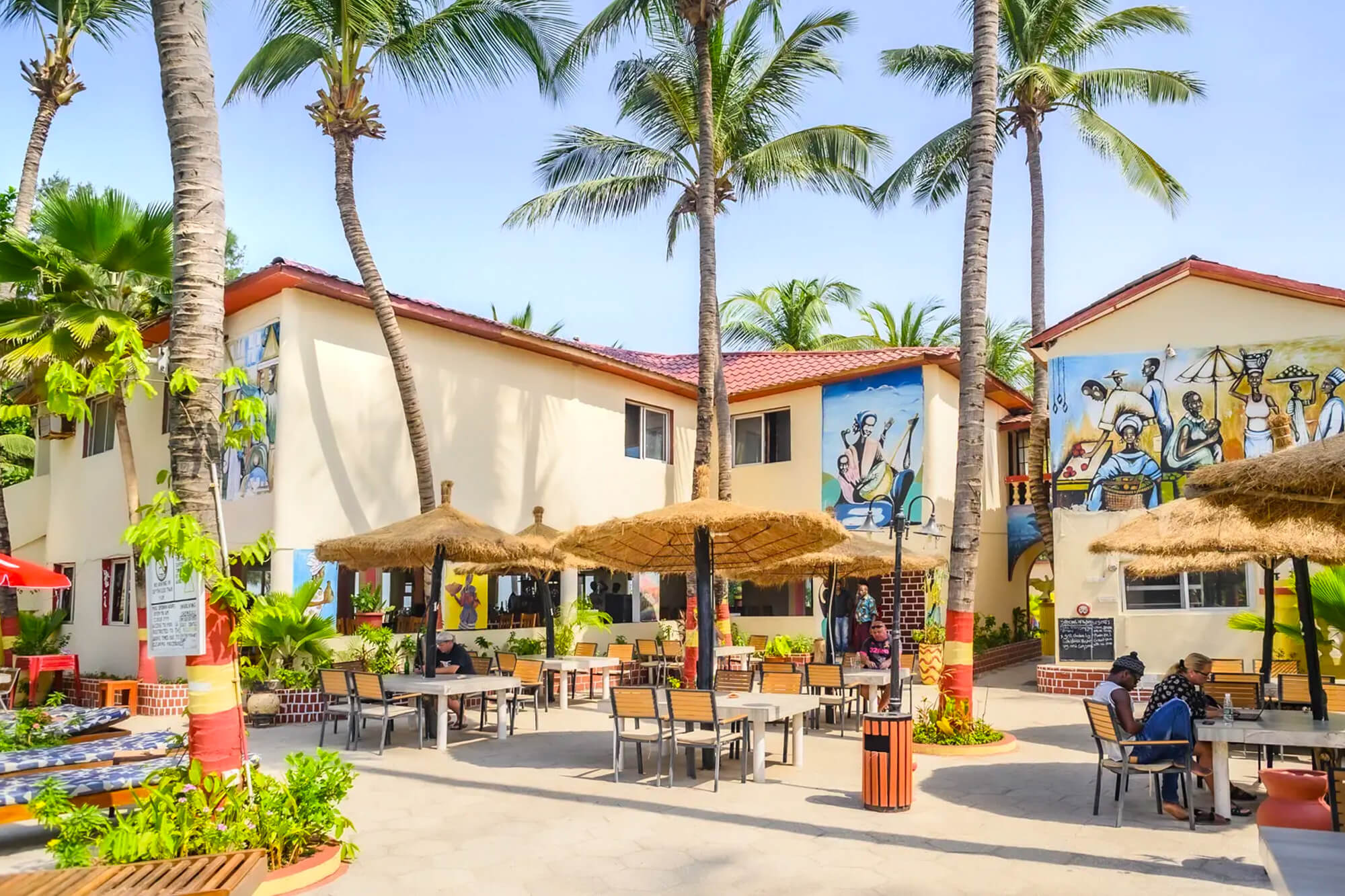 Restaurant en terras van het Palm Beach hotel in Kotu, Gambia